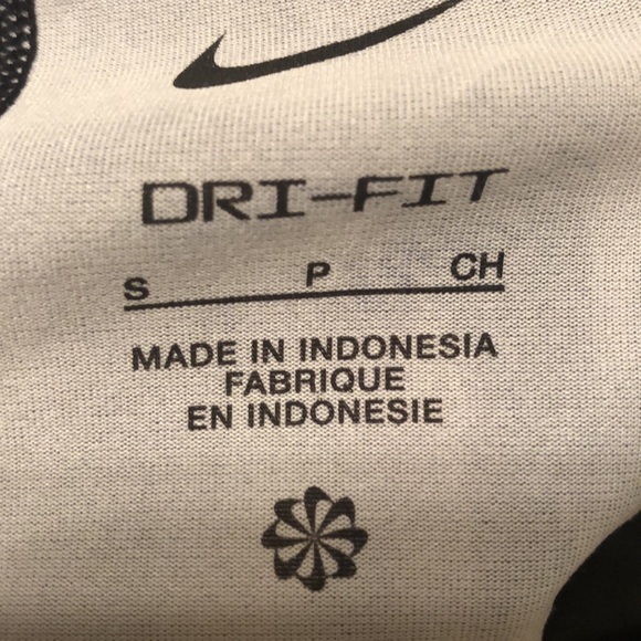 Nike one black ocean bliss Dri-fit Athletic crop top size small - Picture 6 of 7